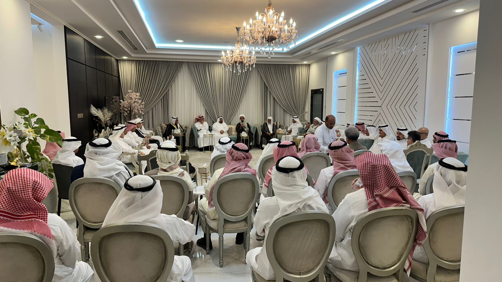 ��� ����